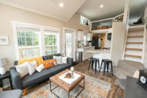 Pet friendly Tiny House Rental with new Access to Guadalupe River NBTX